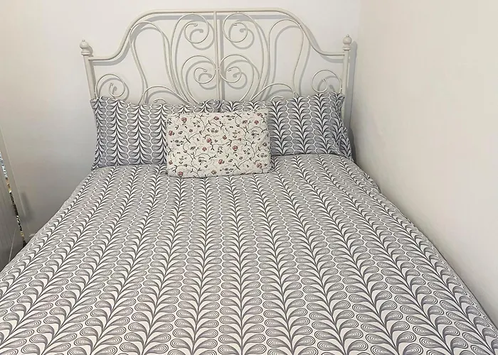 Centrally Located Comfortable Room In London